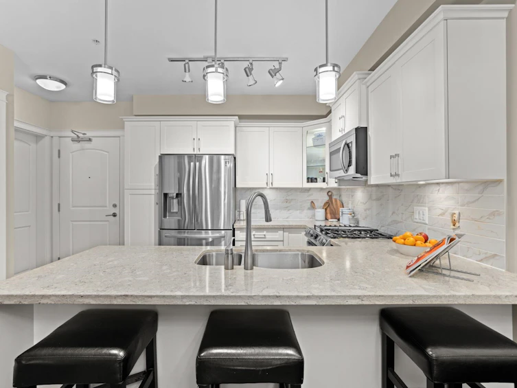 205-3535 146a Street, Surrey, BC, V4P 0H2