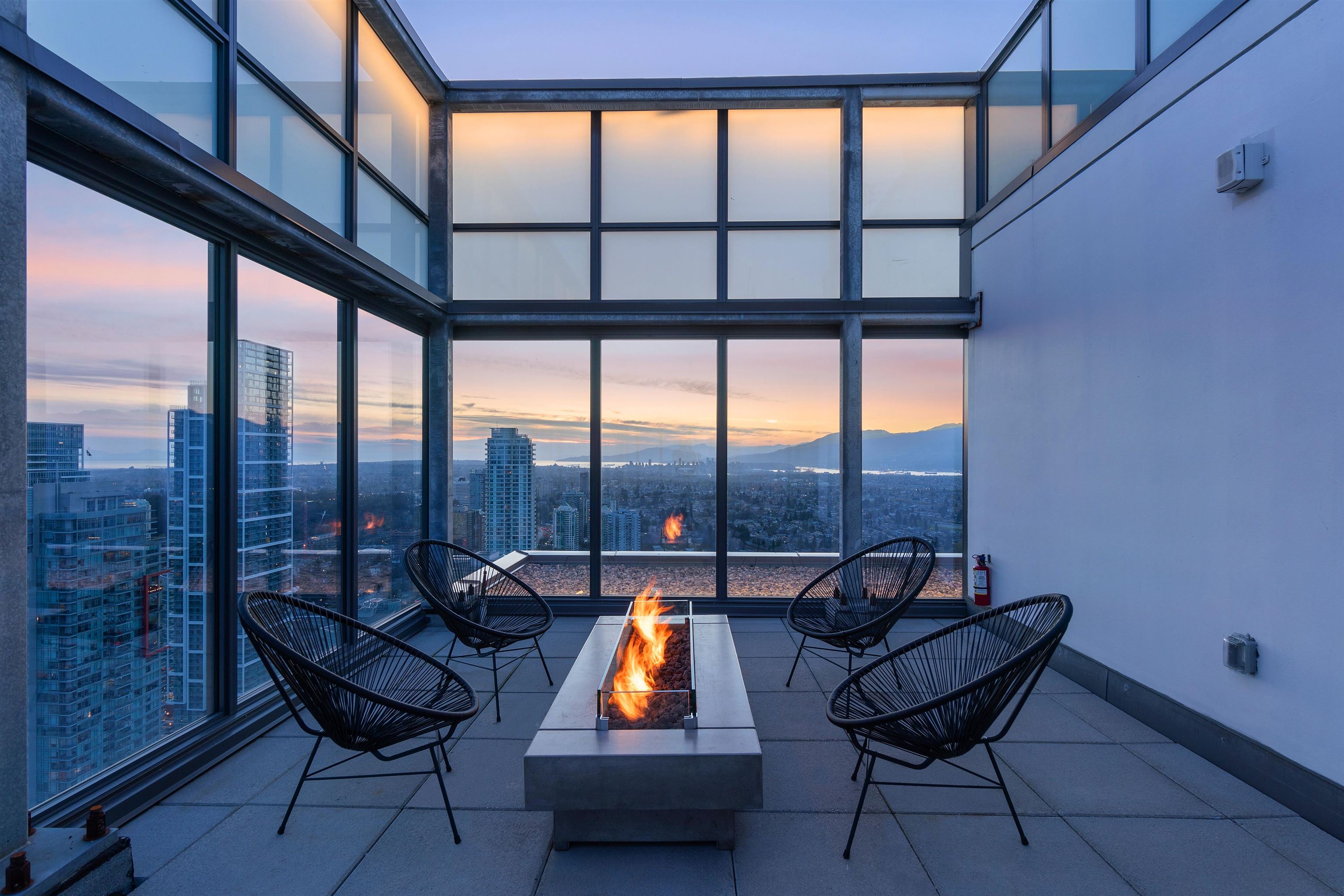 PH4101-4711 Hazel Street, Burnaby, BC, V5H 0J9