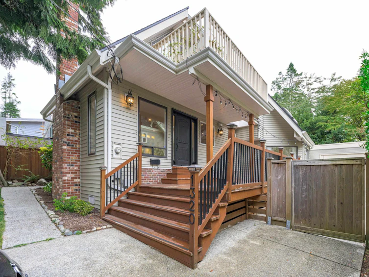 1320 128 Street, Surrey, BC, V4A 3T4