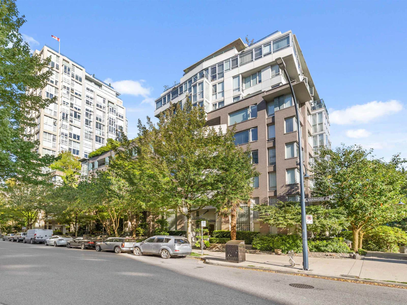 605 - 1288 Marinaside Crescent, Vancouver BC V6Z 2W5