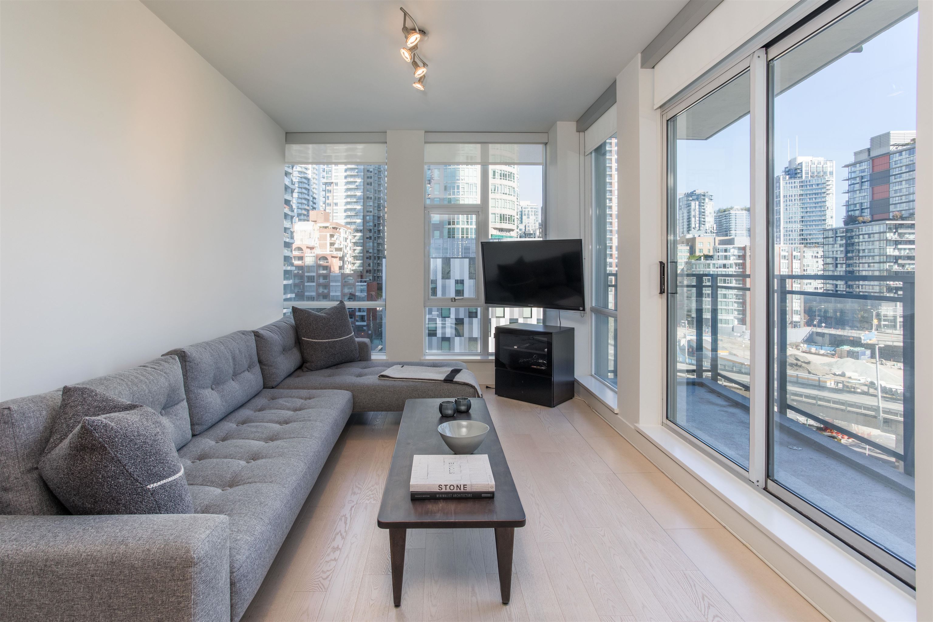 1002-1455 Howe Street, Vancouver, BC, V6Z 1C2