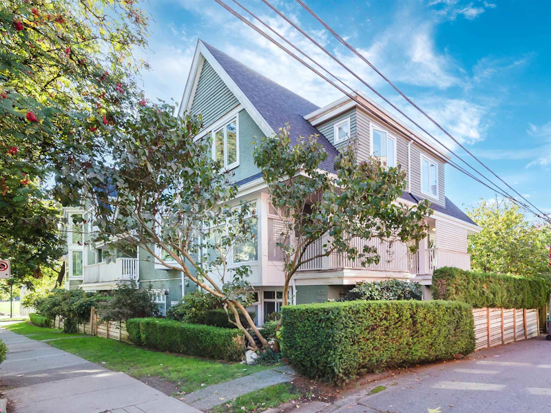 2555 Vine Street, Vancouver BC V6K 3K9