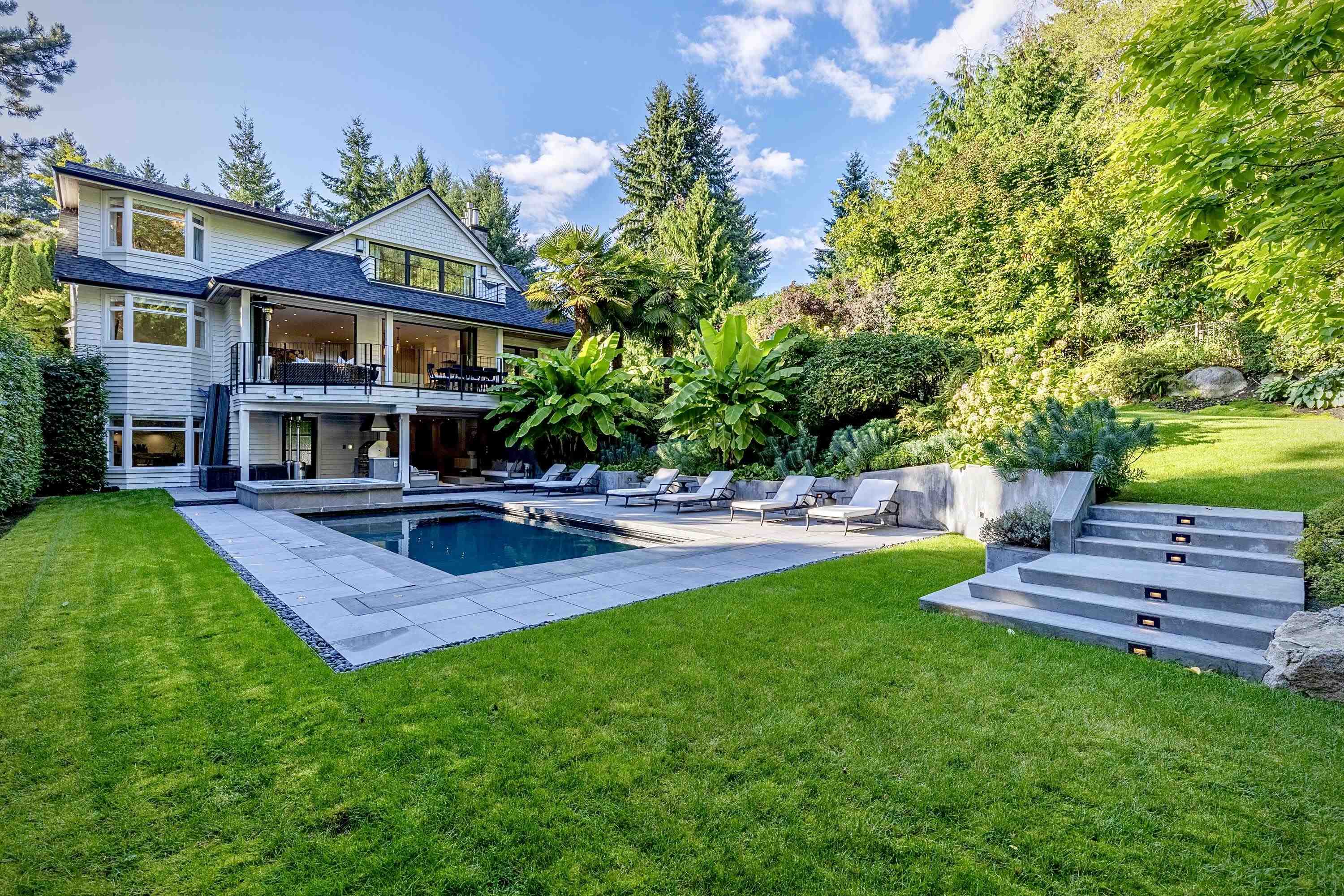 5721 Westport Court, West Vancouver, BC, V7W 2X9