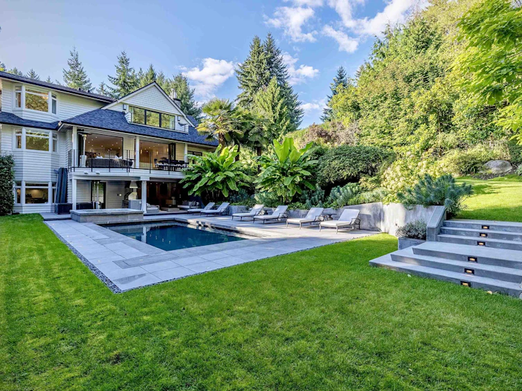5721 Westport Court, West Vancouver, BC, V7W 2X9