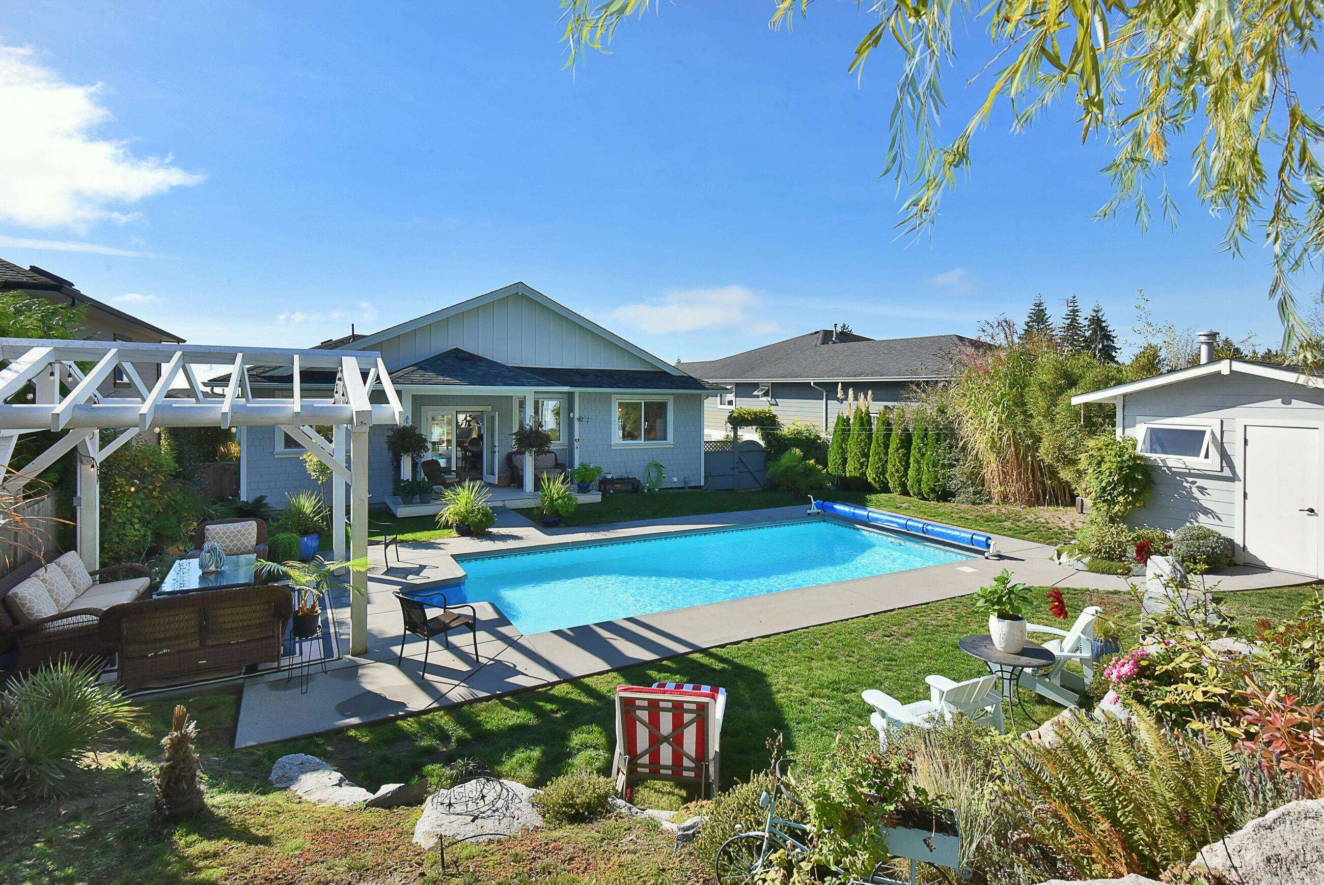 6368 Samron Road, Sechelt, BC, V7Z 0N6