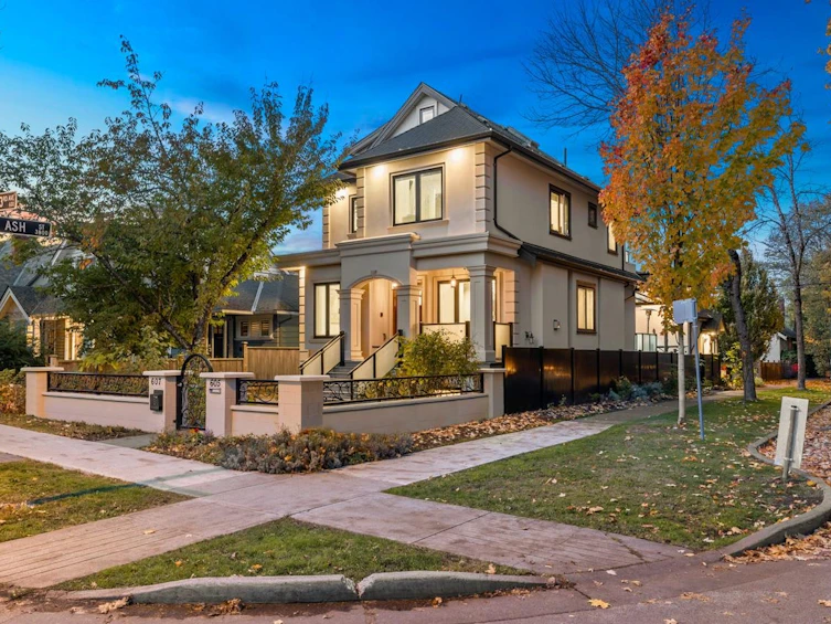605 W 23rd Avenue, Vancouver, BC, V5Z 2A5