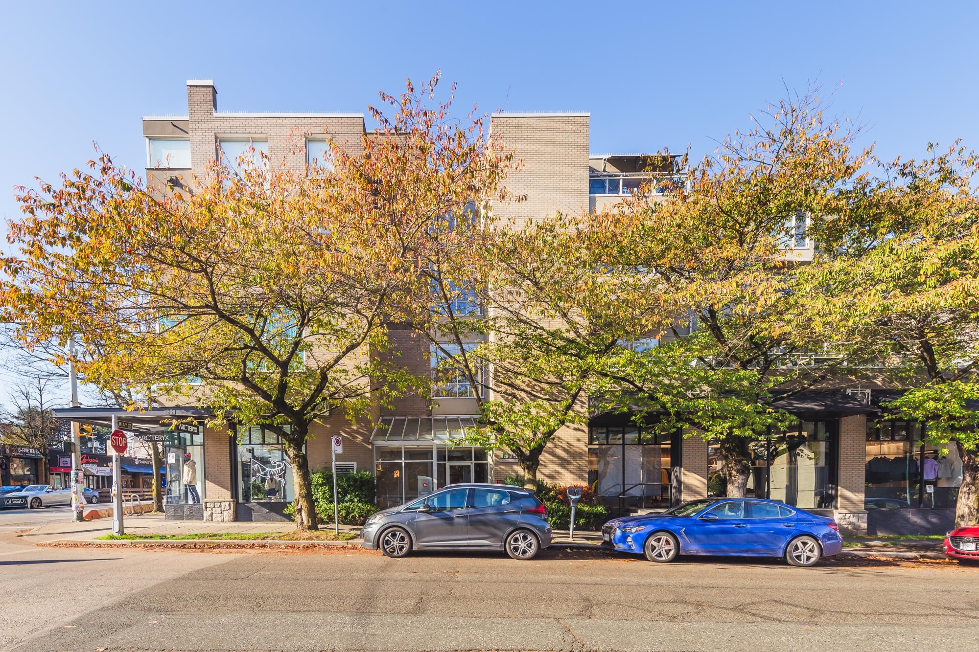 208-1979 Yew Street, Vancouver, BC, V6K 4R9