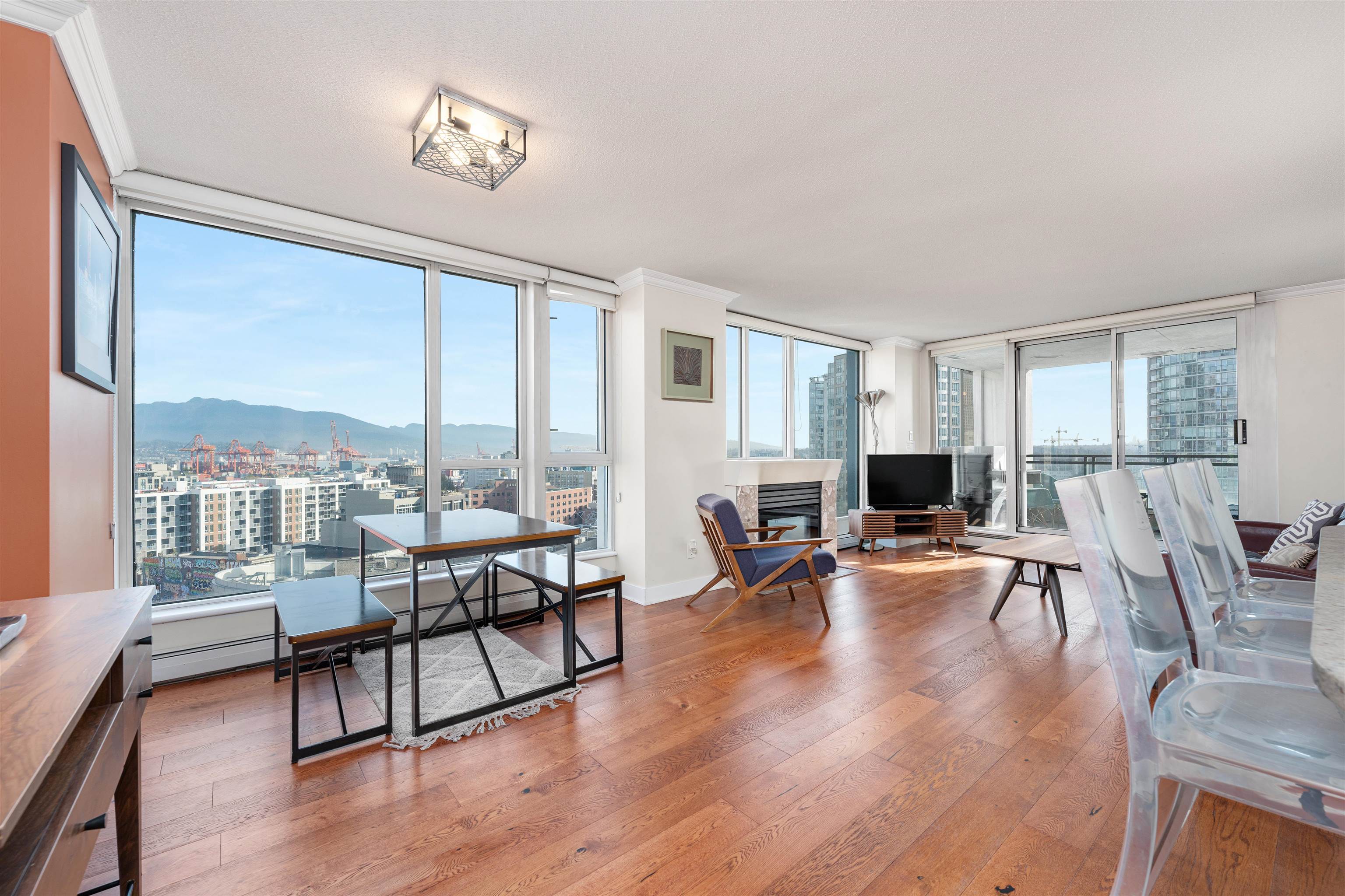 1503-183 Keefer Place, Vancouver, BC, V6B 6B9