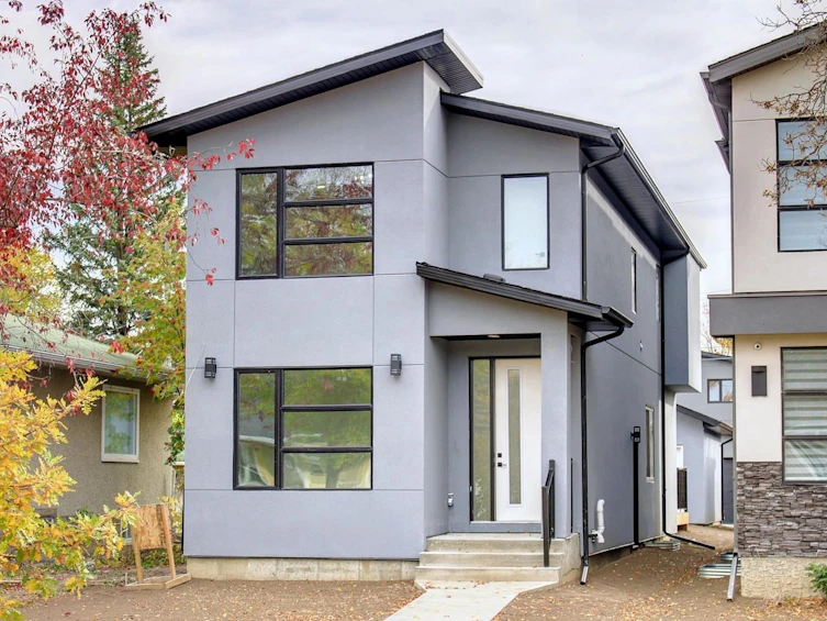 10963 138 Street, Edmonton, AB, T5M 1P3