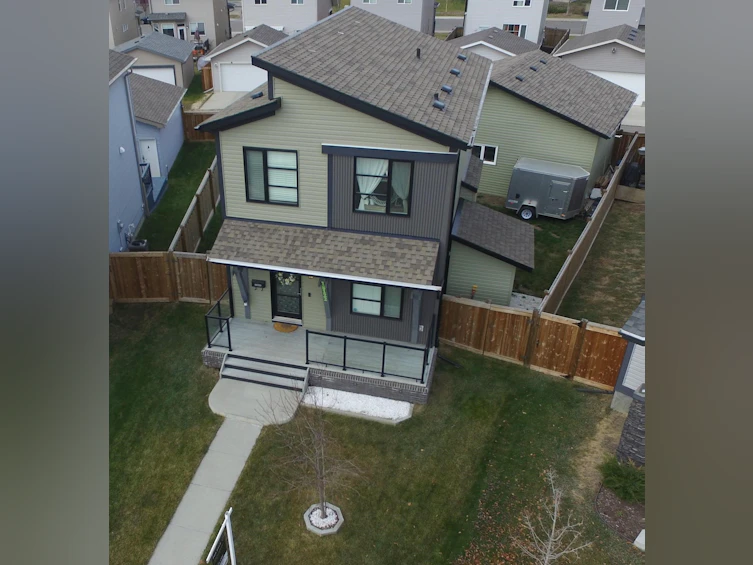 18122 76a Street, Edmonton, AB, T5Z 0L8