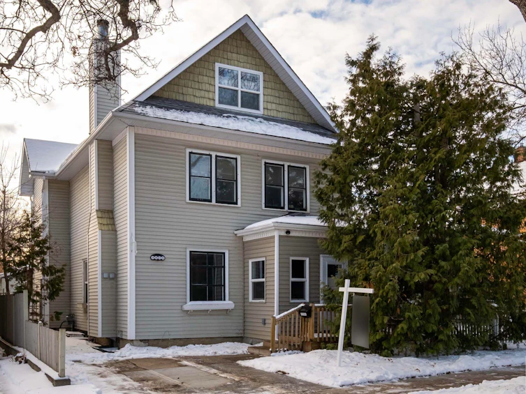 9809 88 Avenue, Edmonton, AB, T6E 2R2