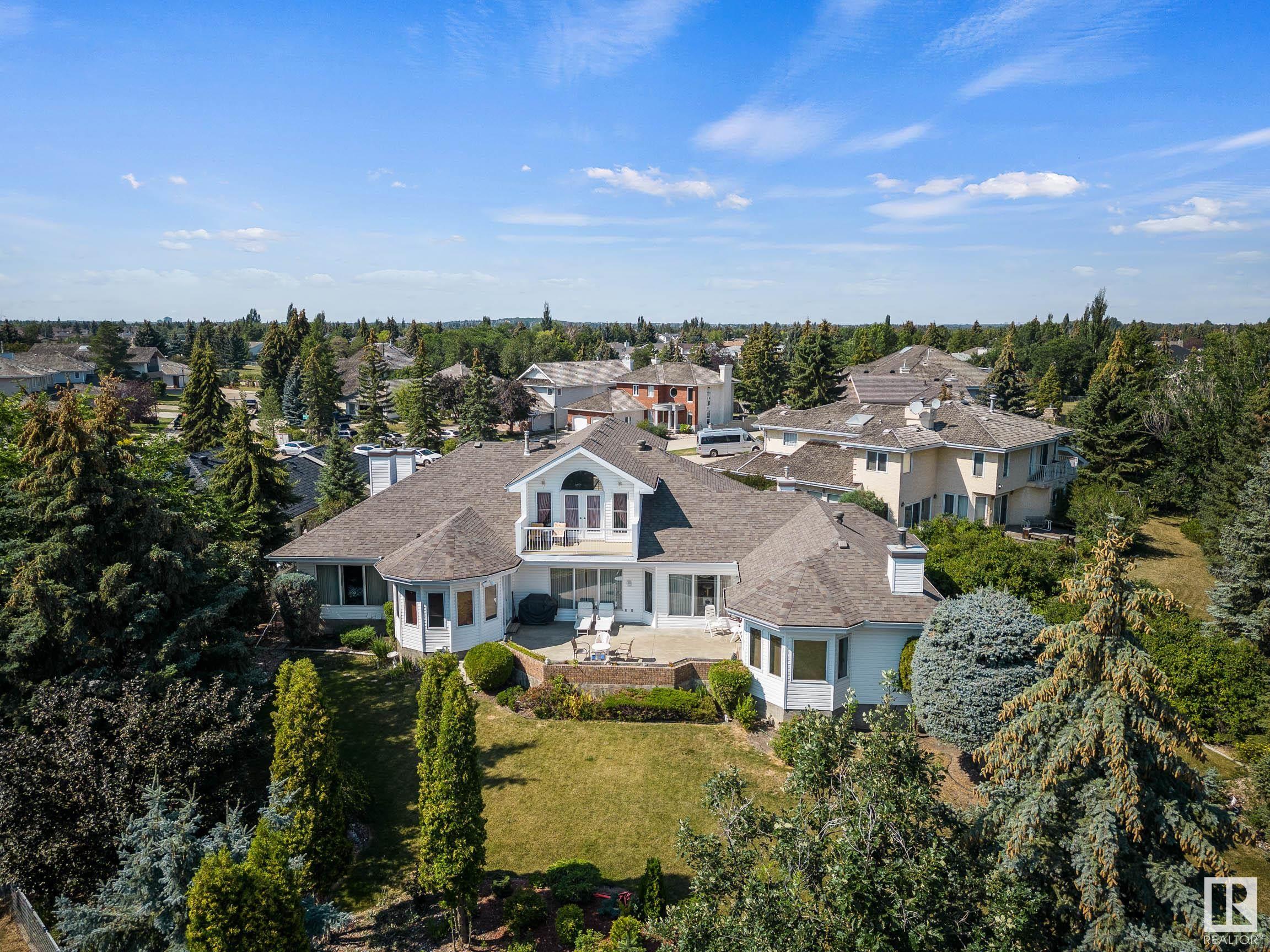 12 Running Creek Point(e), Edmonton, AB, T6J 6R6