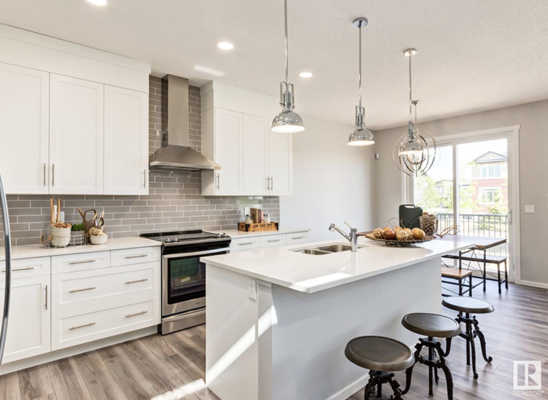 2435 207 Street, Edmonton, AB, T6M 1P1