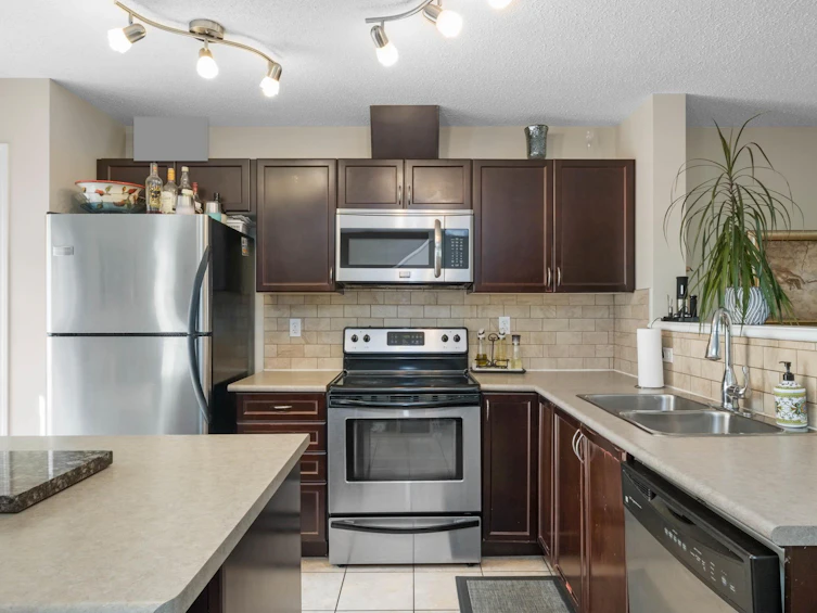5-1804 70 Street, Edmonton, AB, T6X 0H4