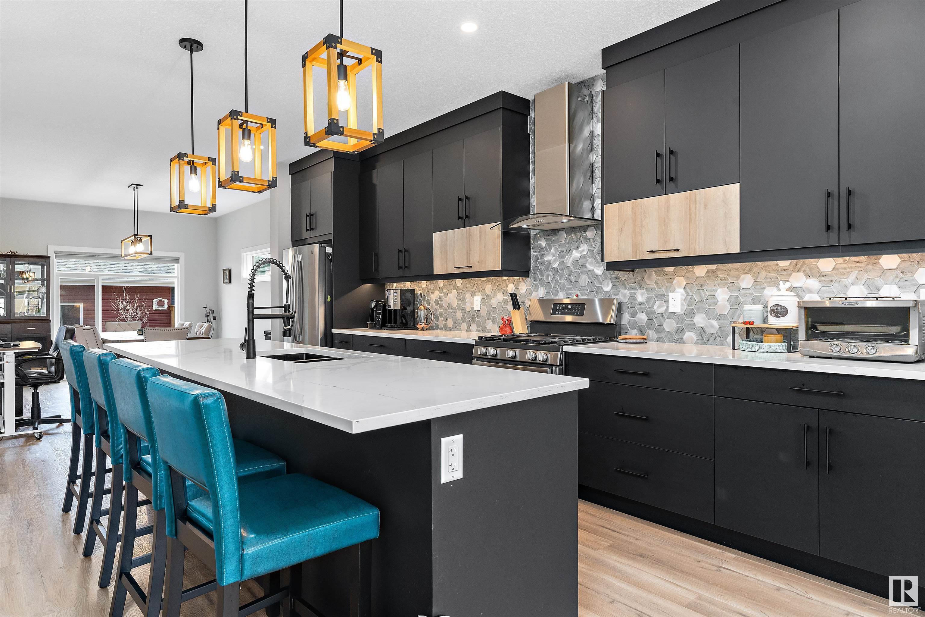 10207 79 Street, Edmonton, AB, T6A 3G6