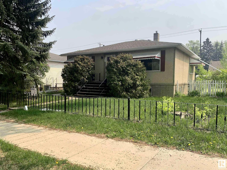 8821 91 Street, Edmonton, AB, T6C 3N3