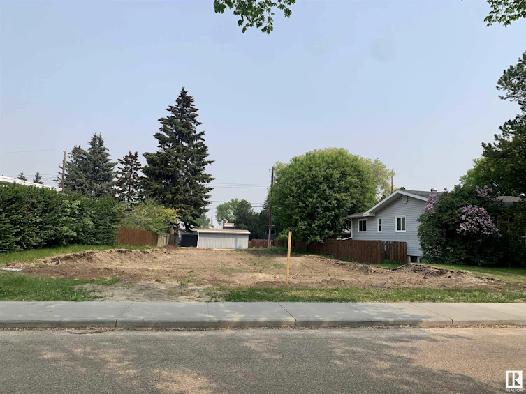 6808 106 Avenue, Edmonton, AB, T6A 1G9