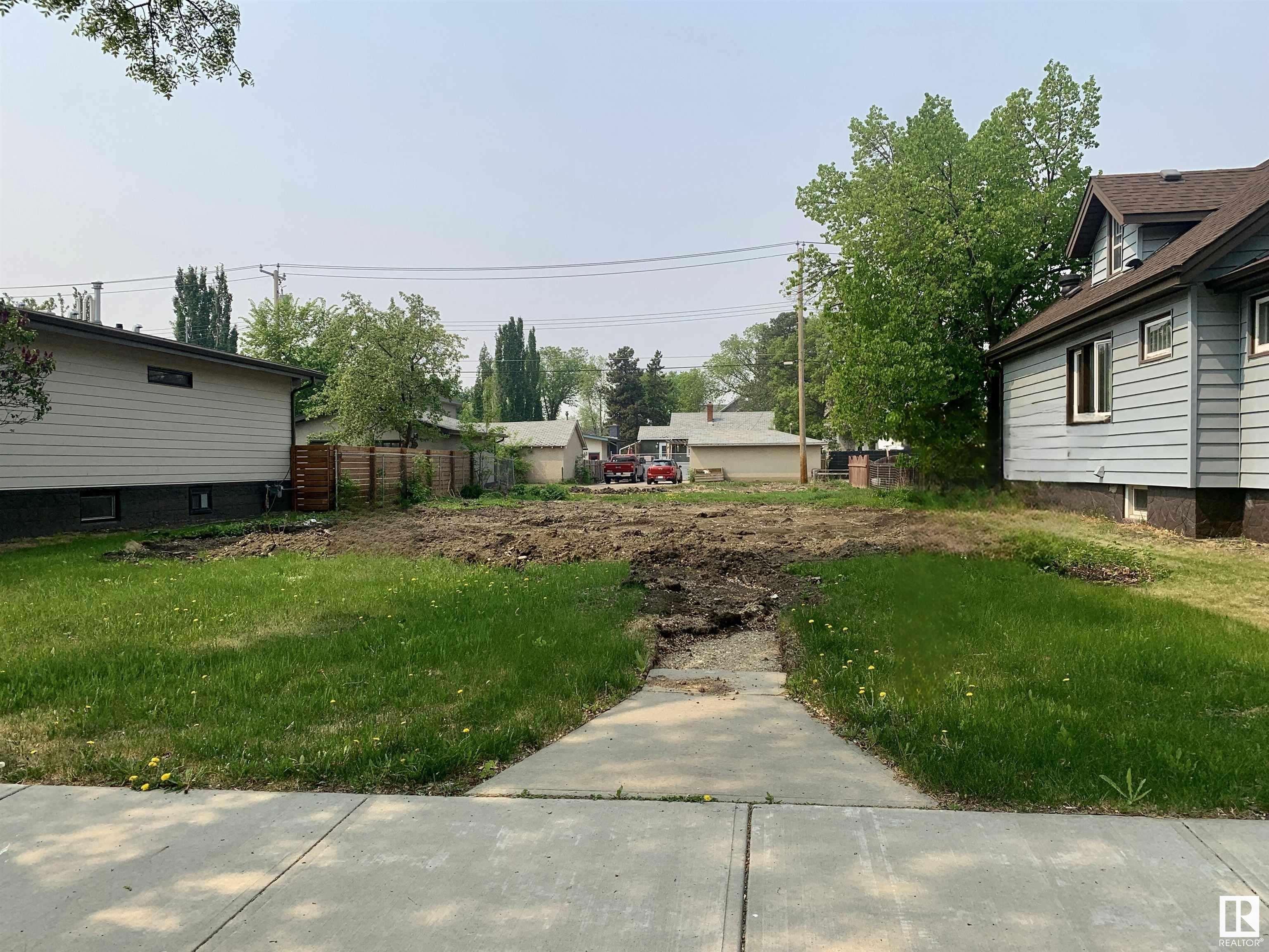 11024 129 Street, Edmonton, AB, T5M 0Y3