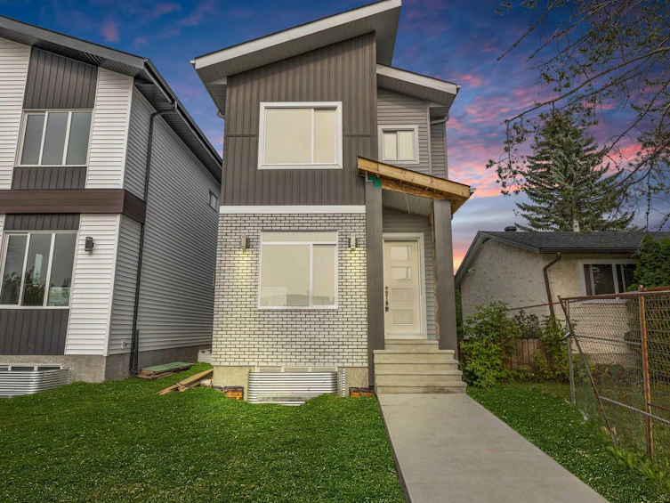 9817A 155 Street, Edmonton, AB, T5P 2L1