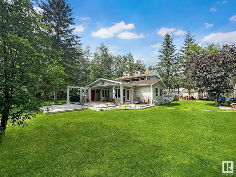 725 7 Street, Rural Lac Ste. Anne County, AB, T0E 1A0