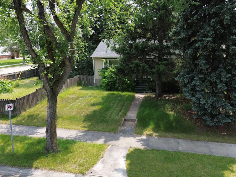 9705 & 9703 - 68 Avenue, Edmonton, AB, T6E 0R3