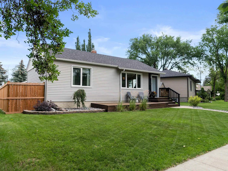 7608 86 Avenue, Edmonton, AB, T6C 1H7
