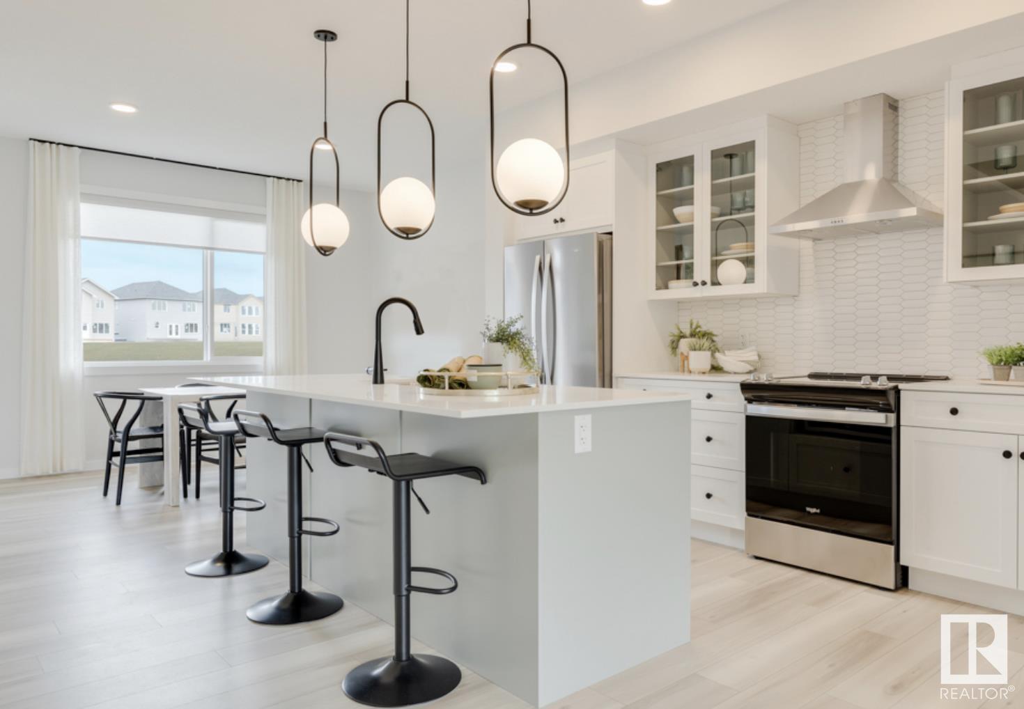 768 Cy Becker Drive, Edmonton, AB, T5Y 0W3