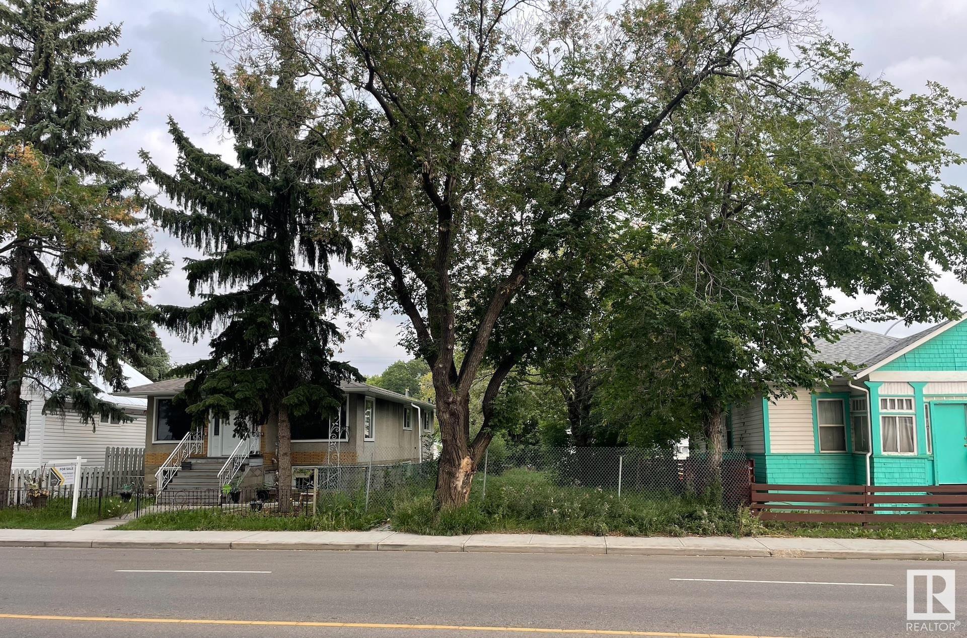 11307 86 Street, Edmonton, AB, T5B 3H9