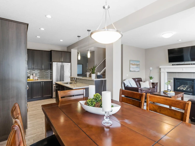 5327 Schonsee Drive, Edmonton, AB, T5Z 0M5