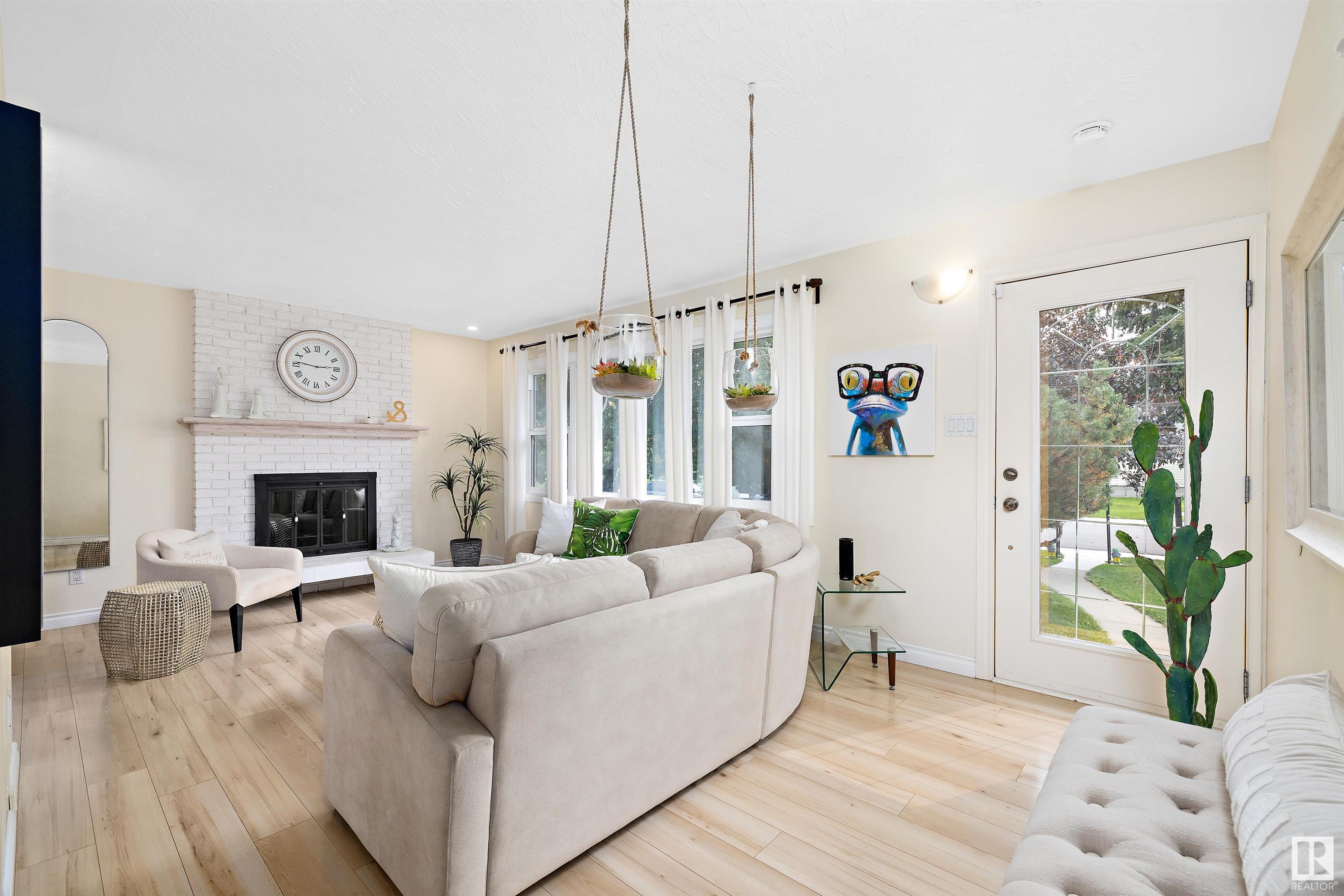 9508 129a Avenue, Edmonton, AB, T5E 0N8