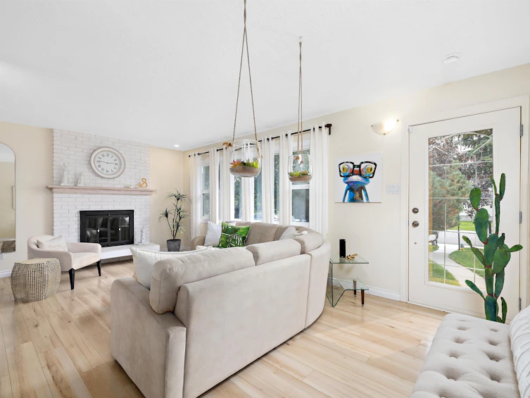9508 129a Avenue, Edmonton, AB, T5E 0N8