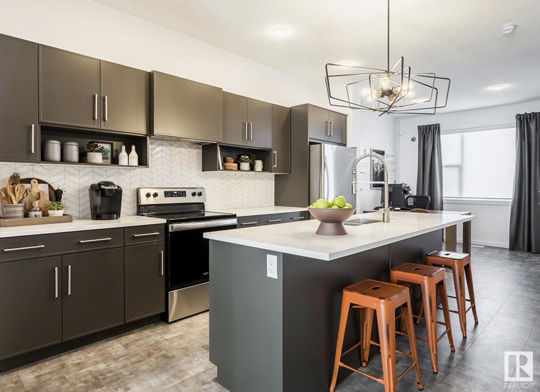 17228 2 Street, Edmonton, AB, X0X 0X0