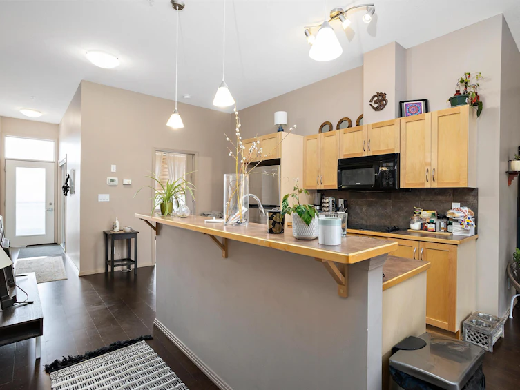 713-10503 98 Avenue, Edmonton, AB, T5K 0B2