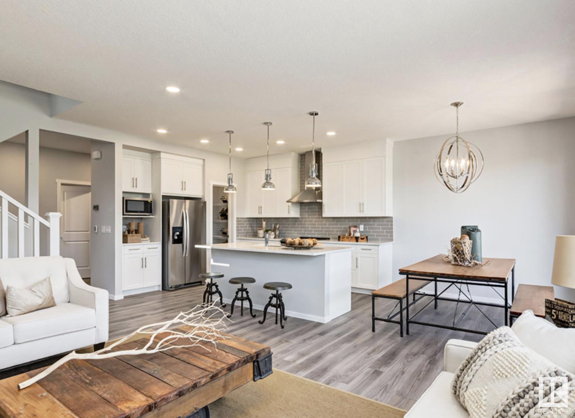 2411 205 Street, Edmonton, AB, T6M 1N6
