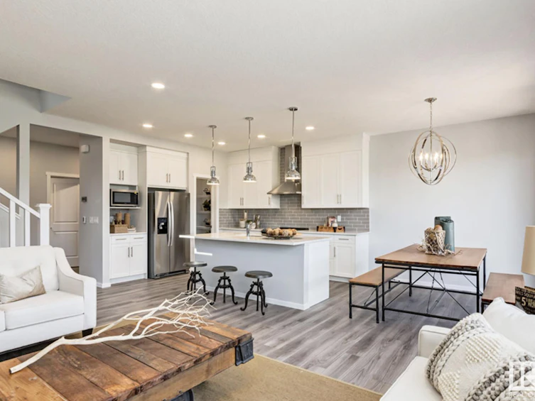 2411 205 Street, Edmonton, AB, T6M 1N6