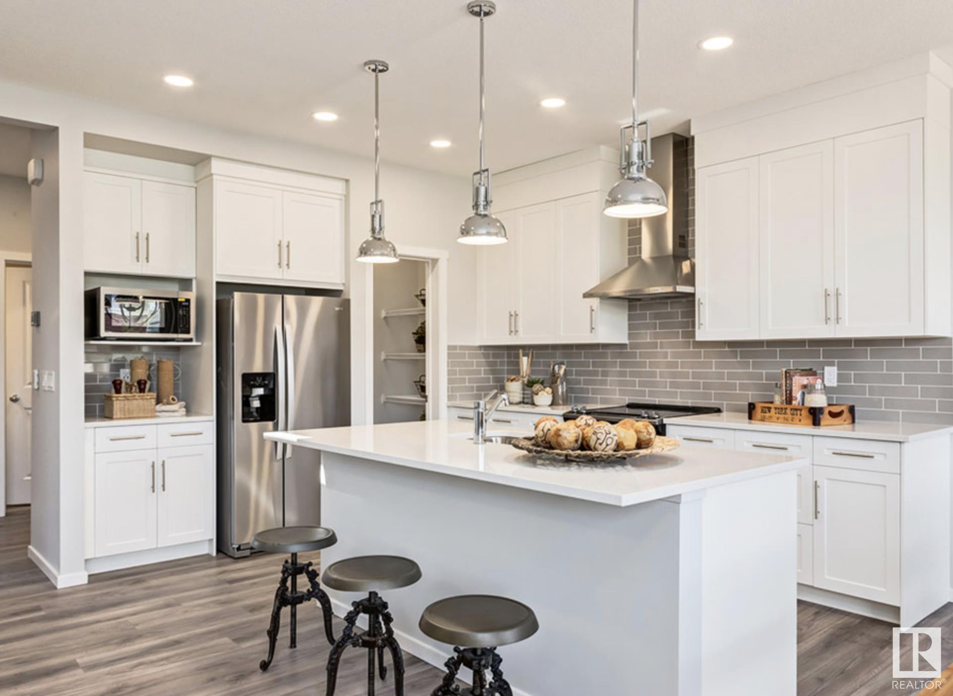 8166 226a Street, Edmonton, AB, T5T 7S7