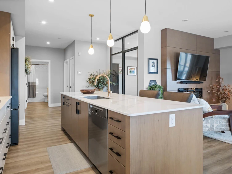 205-7463 May Common, Edmonton, AB, T6R 0X1