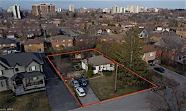 2561 Whaley Drive, Mississauga, ON, L5B 1X1