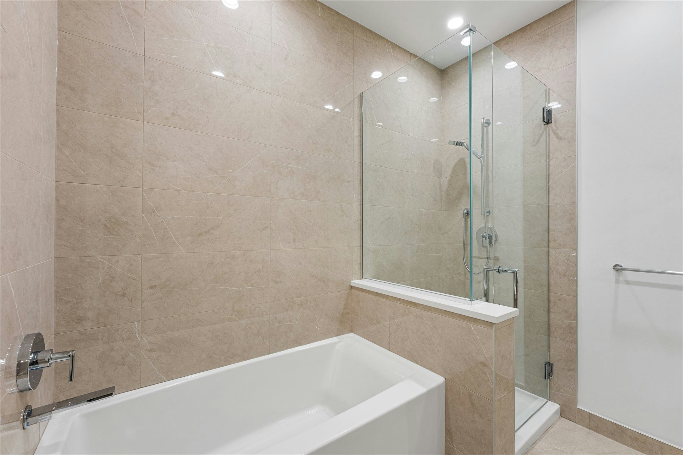 2107-238 Leon Avenue, Kelowna, BC, V1Y 1J9 - 27