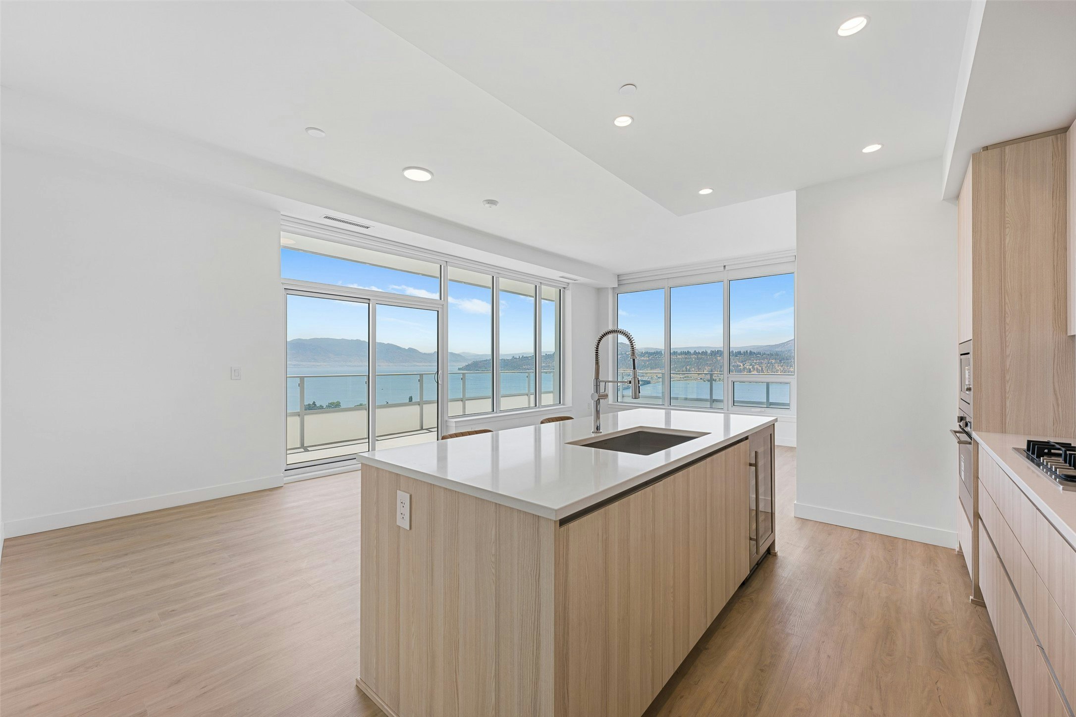 2107-238 Leon Avenue, Kelowna, BC, V1Y 1J9 - 7