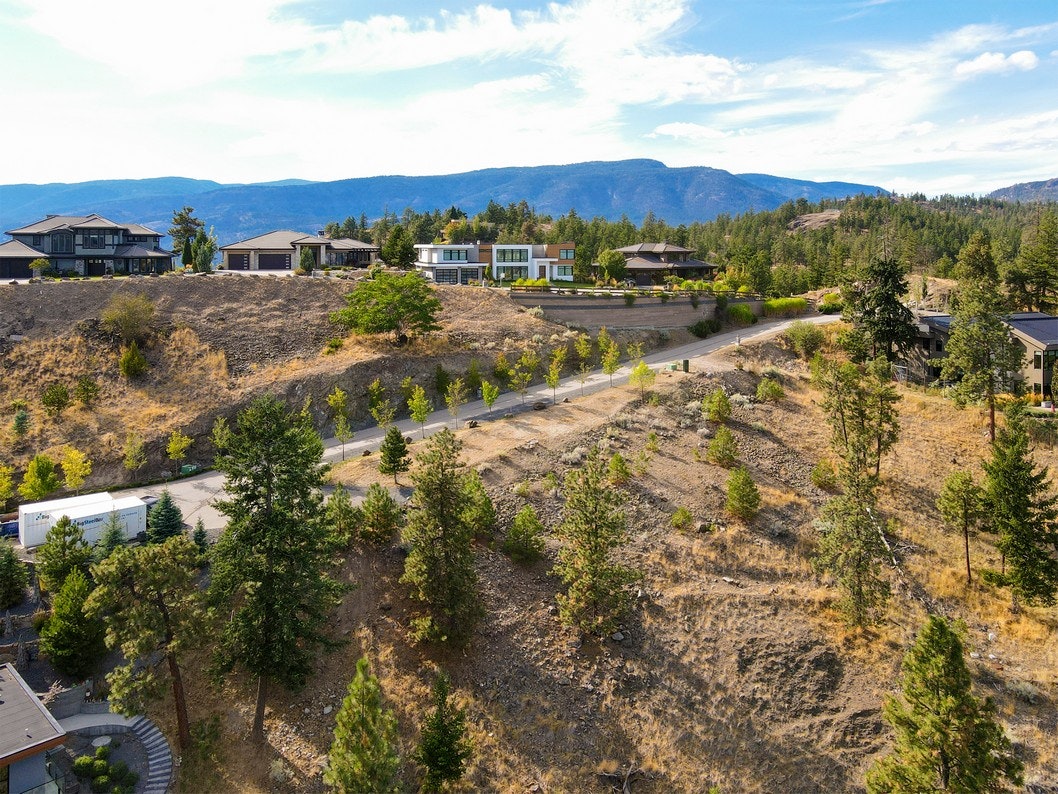 723 Forestridge Lane, Kelowna, BC, V1V 2Y3 - 12