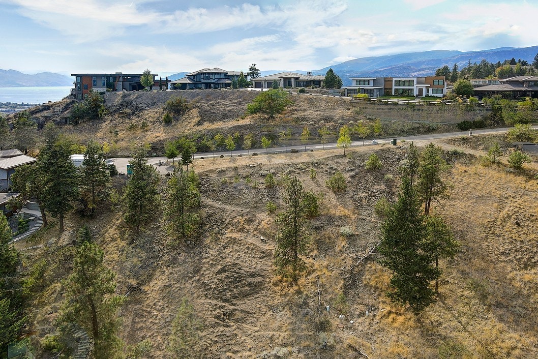 723 Forestridge Lane, Kelowna, BC, V1V 2Y3 - 13