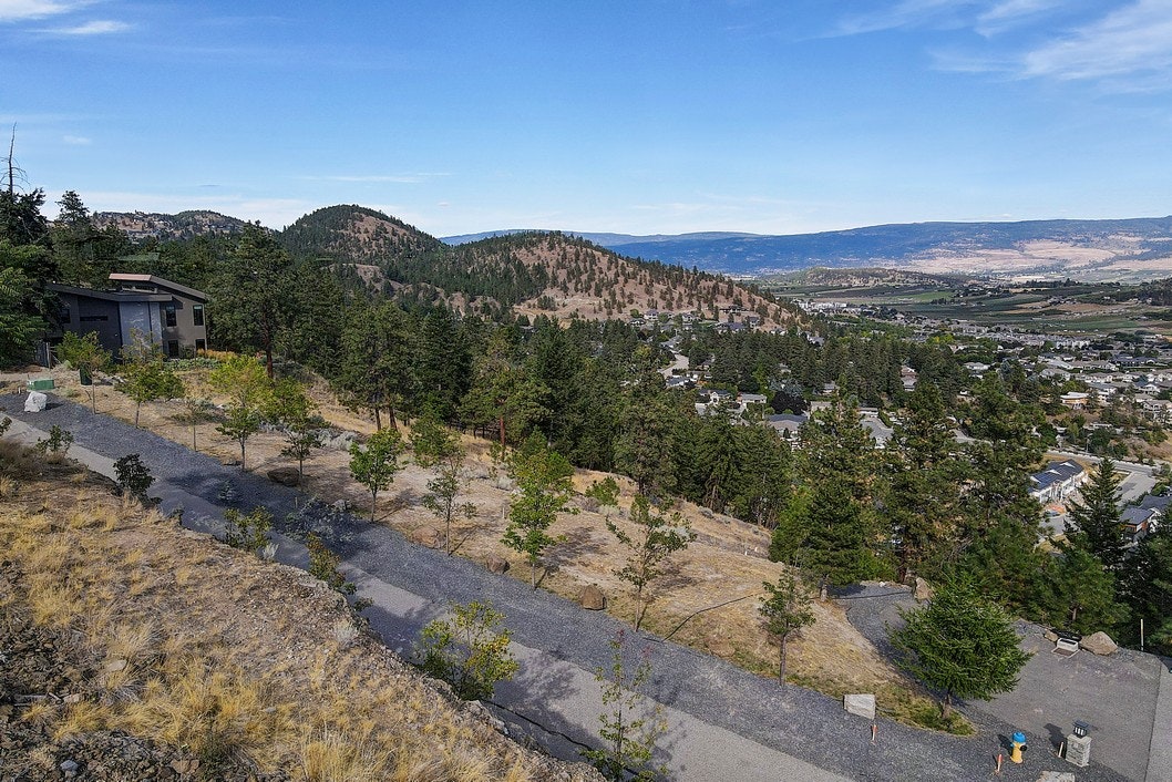 723 Forestridge Lane, Kelowna, BC, V1V 2Y3 - 11