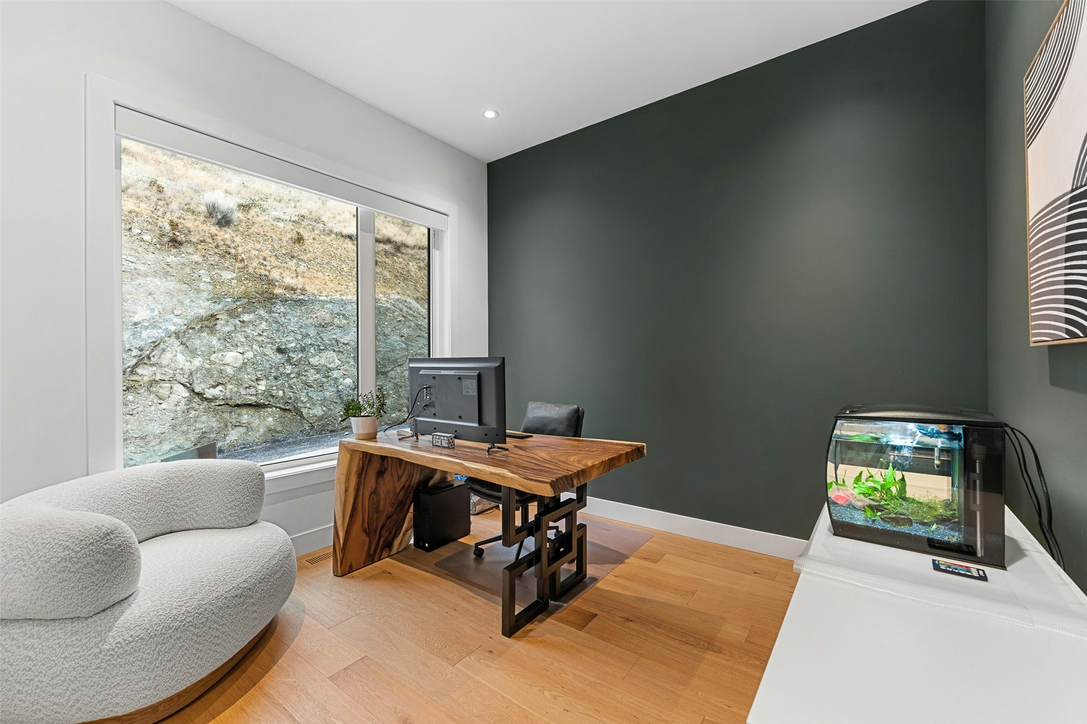 541 Clifton Court, Kelowna, BC, V1V 0B7 - 24