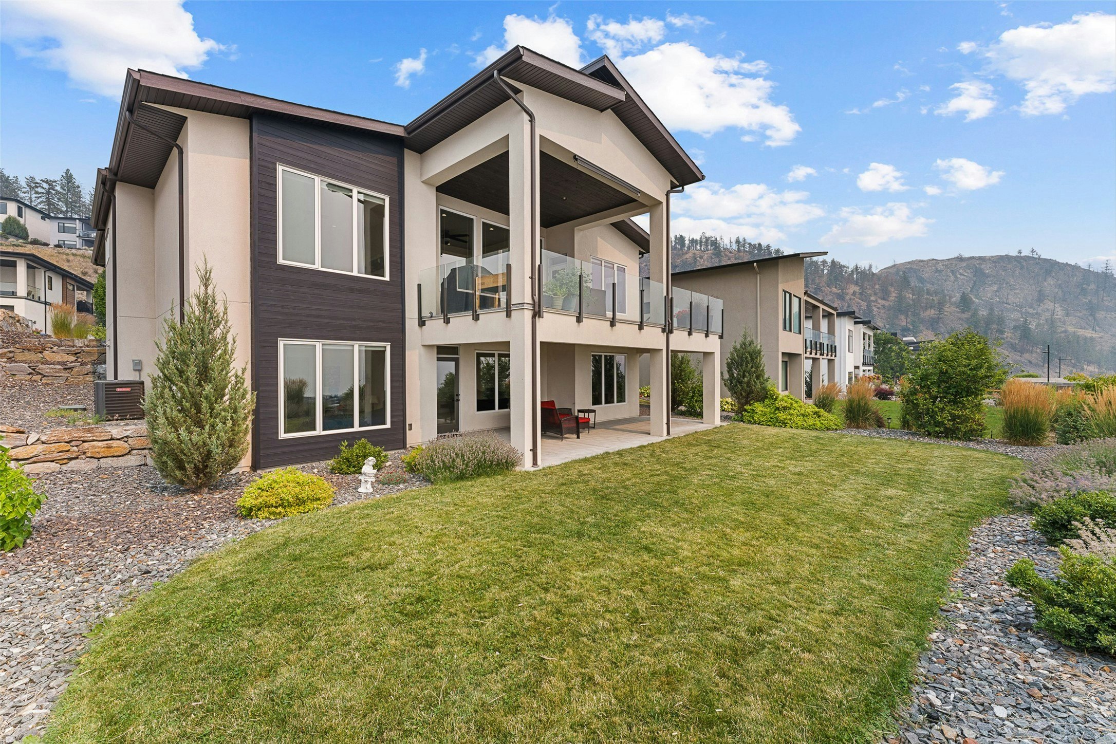9830 Beacon Hill Crescent - 5