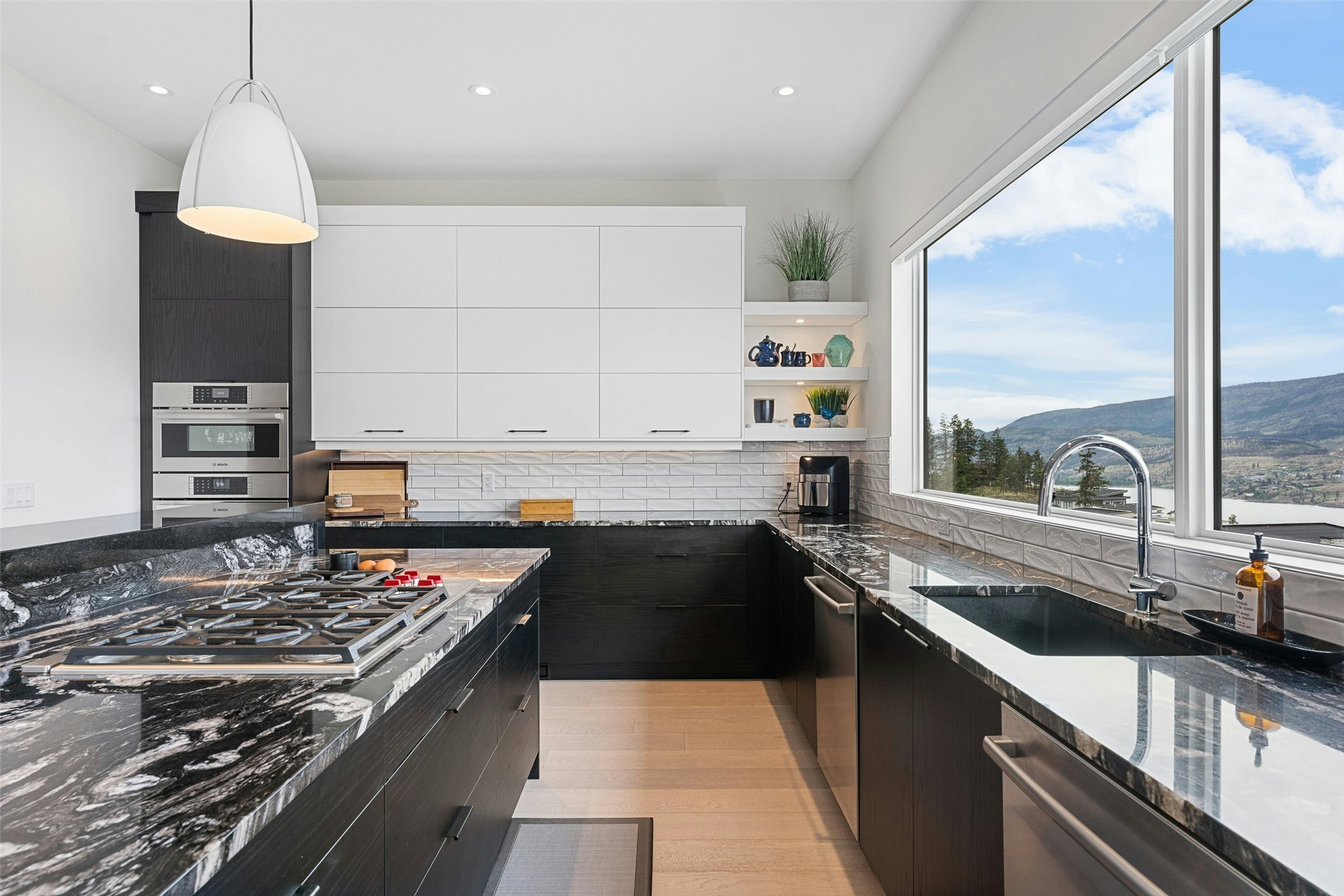 557 Clifton Court, Kelowna, BC, V1V 0B7 - 20