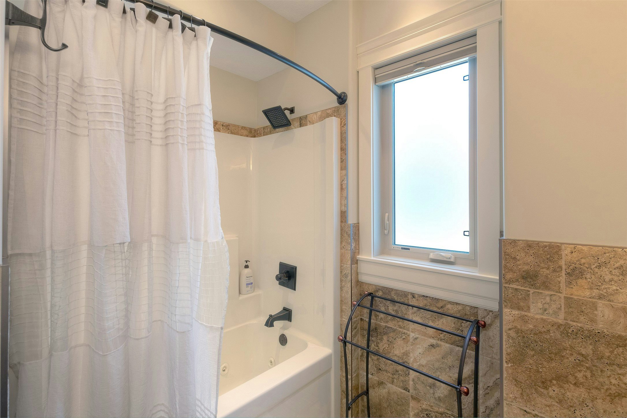 2571 Abbott Street, Kelowna, BC, V1Y 9T9 - 24