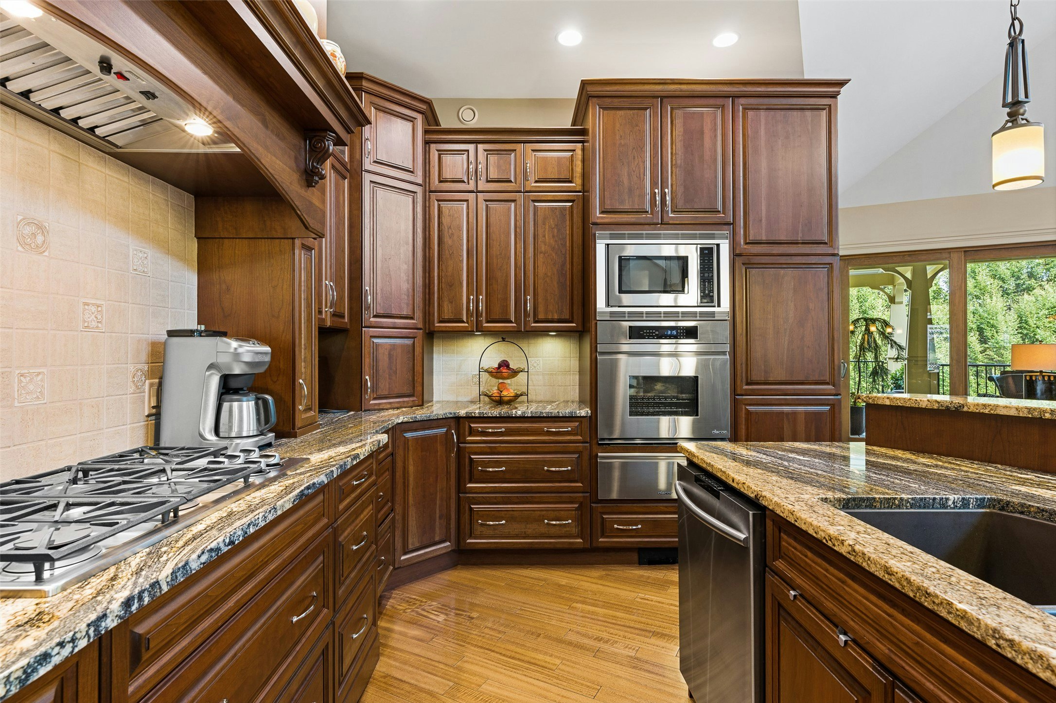 1103 Glenview Court, Kelowna, BC, V1Y 0A7 - 12