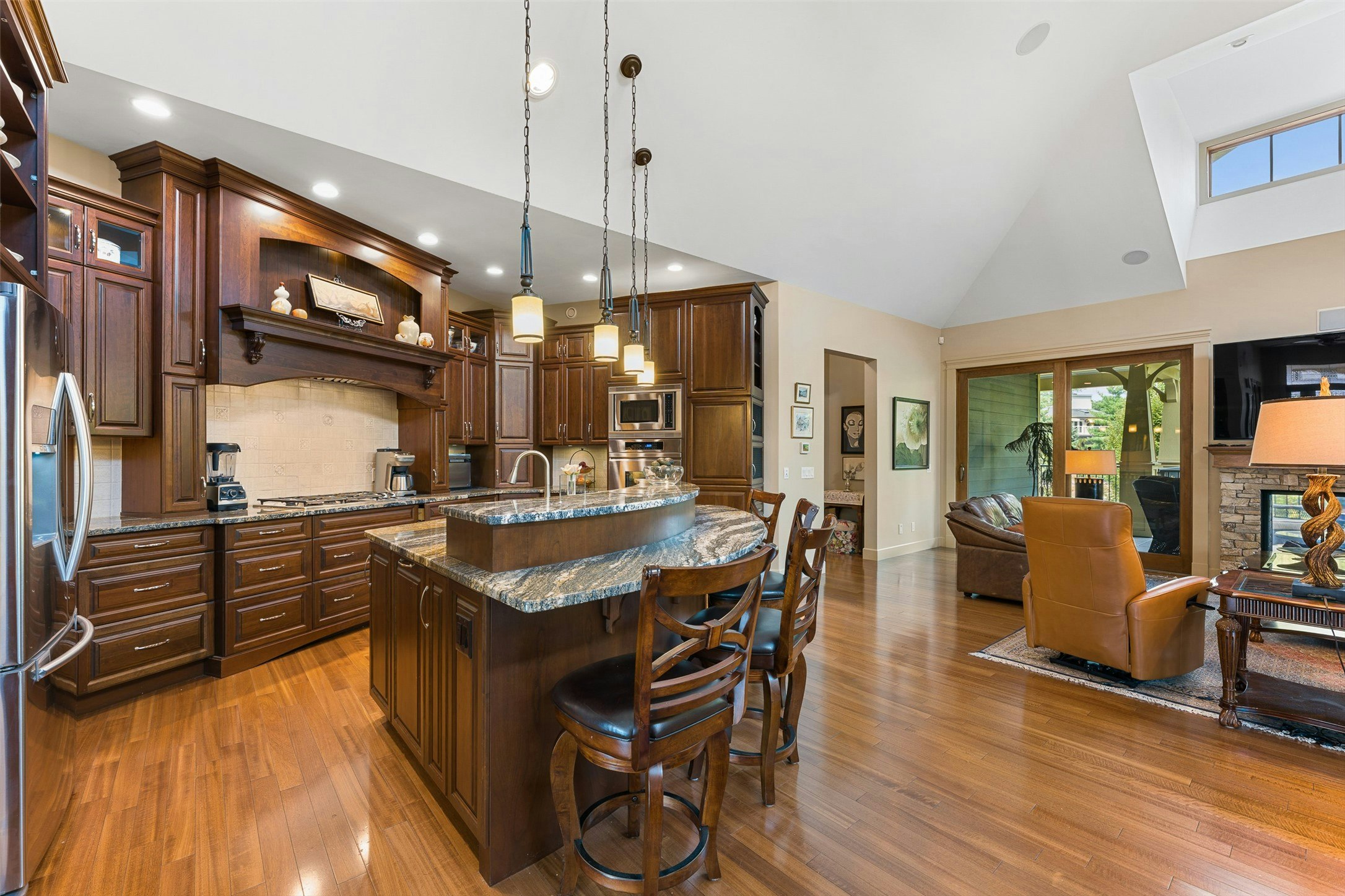 1103 Glenview Court, Kelowna, BC, V1Y 0A7 - 9