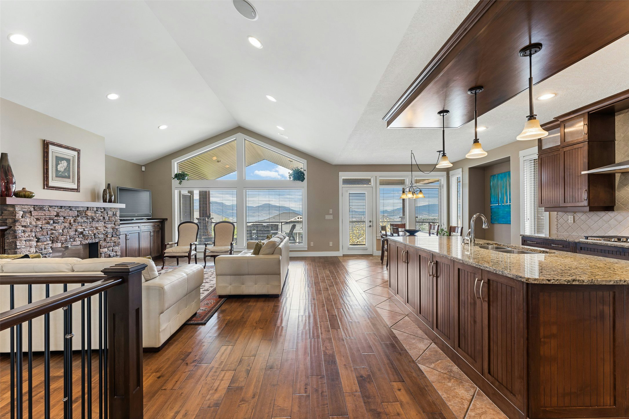652 Peridot Place, Kelowna, BC, V1W 5E7 - 10